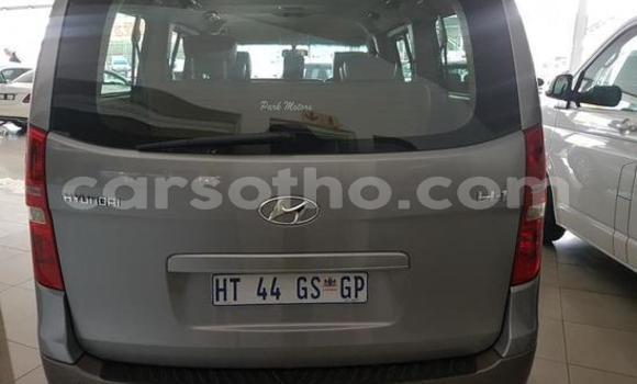 Acheter Occasion Voiture Hyundai H1 Gris à Maseru, Maseru Acheter Occasion Voiture Hyundai H1 Gris à Maseru, Maseru