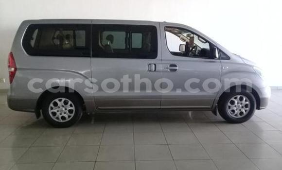 Acheter Occasion Voiture Hyundai H1 Gris à Maseru, Maseru Acheter Occasion Voiture Hyundai H1 Gris à Maseru, Maseru