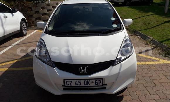 Buy Used Honda Jazz White Car in Maputsoa in Leribe Buy Used Honda Jazz White Car in Maputsoa in Leribe
