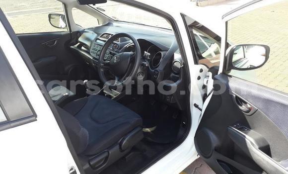 Buy Used Honda Jazz White Car in Maputsoa in Leribe Buy Used Honda Jazz White Car in Maputsoa in Leribe