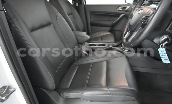 اشتري مستعمل Ford Everest White سيارة في Maseru في Maseru اشتري مستعمل Ford Everest White سيارة في Maseru في Maseru