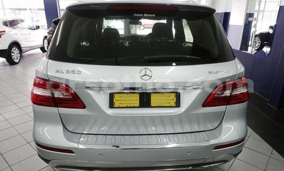 Acheter Occasion Voiture Mercedes-Benz ML–Class Gris à Hlotse, Leribe Acheter Occasion Voiture Mercedes-Benz ML–Class Gris à Hlotse, Leribe