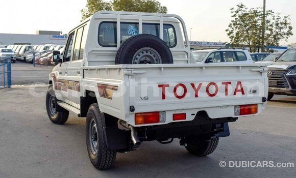Buy Import Toyota Pickup White Car in Import - Dubai in Maseru Buy Import Toyota Pickup White Car in Import - Dubai in Maseru