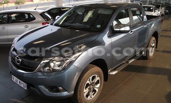 Sayi Na hannu Mazda BT-50 Beige Mota in Maseru a Maseru Sayi Na hannu Mazda BT-50 Beige Mota in Maseru a Maseru