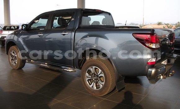 Sayi Na hannu Mazda BT-50 Beige Mota in Maseru a Maseru Sayi Na hannu Mazda BT-50 Beige Mota in Maseru a Maseru