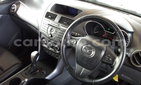 Sayi Na hannu Mazda BT-50 Beige Mota in Maseru a Maseru Sayi Na hannu Mazda BT-50 Beige Mota in Maseru a Maseru