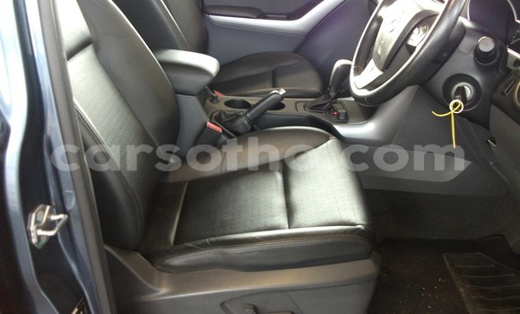 Sayi Na hannu Mazda BT-50 Beige Mota in Maseru a Maseru Sayi Na hannu Mazda BT-50 Beige Mota in Maseru a Maseru