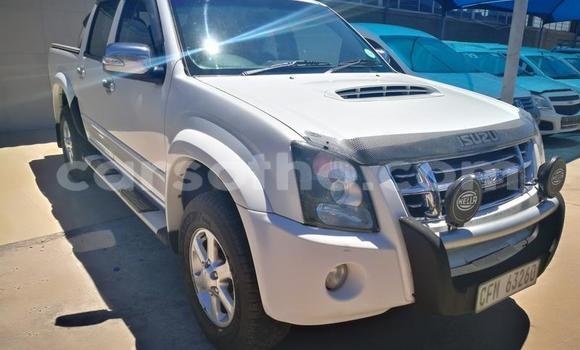 Sayi Na hannu Isuzu KB White Mota in Maputsoa a Leribe Sayi Na hannu Isuzu KB White Mota in Maputsoa a Leribe