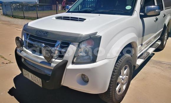 Sayi Na hannu Isuzu KB White Mota in Maputsoa a Leribe Sayi Na hannu Isuzu KB White Mota in Maputsoa a Leribe