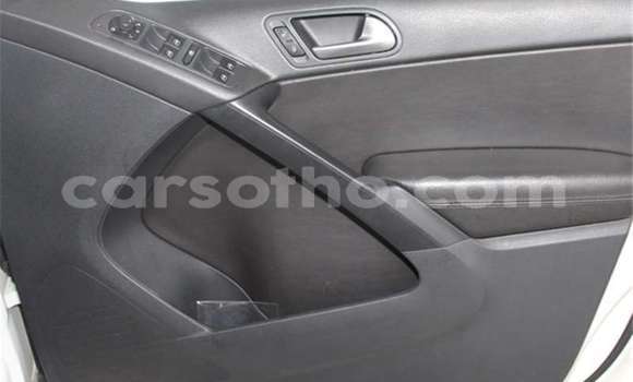 Sayi Na hannu Volkswagen Tiguan White Mota in Maseru a Maseru Sayi Na hannu Volkswagen Tiguan White Mota in Maseru a Maseru