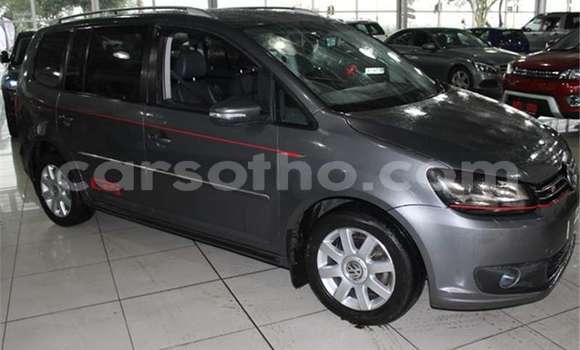 Sayi Na hannu Volkswagen Touran Black Mota in Maseru a Maseru Sayi Na hannu Volkswagen Touran Black Mota in Maseru a Maseru