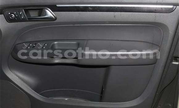 Sayi Na hannu Volkswagen Touran Black Mota in Maseru a Maseru Sayi Na hannu Volkswagen Touran Black Mota in Maseru a Maseru