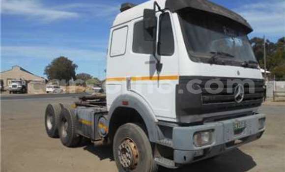 اشتري Imported Mercedes‒Benz Truck White شاحنة في Maseru في Maseru اشتري Imported Mercedes‒Benz Truck White شاحنة في Maseru في Maseru