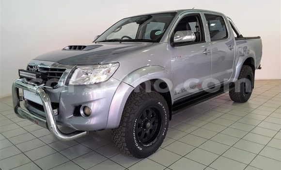 Buy Used Toyota Hilux Silver Car in Maseru in Maseru Buy Used Toyota Hilux Silver Car in Maseru in Maseru