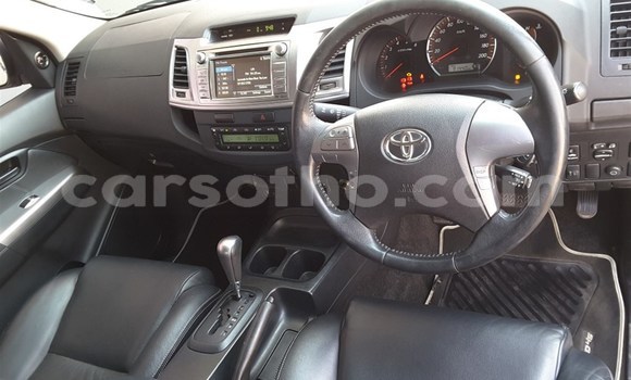 Buy Used Toyota Hilux Silver Car in Maseru in Maseru Buy Used Toyota Hilux Silver Car in Maseru in Maseru