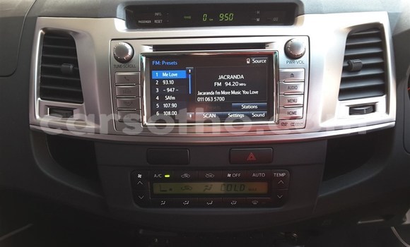 Buy Used Toyota Hilux Silver Car in Maseru in Maseru Buy Used Toyota Hilux Silver Car in Maseru in Maseru