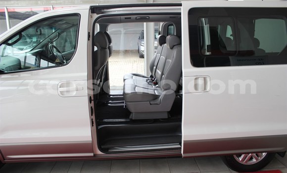 Buy Used Hyundai H1 White Car in Maseru in Maseru Buy Used Hyundai H1 White Car in Maseru in Maseru