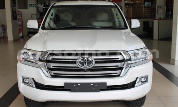 Buy Used Toyota Land Cruiser White Car in Maseru in Maseru Buy Used Toyota Land Cruiser White Car in Maseru in Maseru
