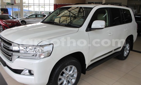 Buy Used Toyota Land Cruiser White Car in Maseru in Maseru Buy Used Toyota Land Cruiser White Car in Maseru in Maseru