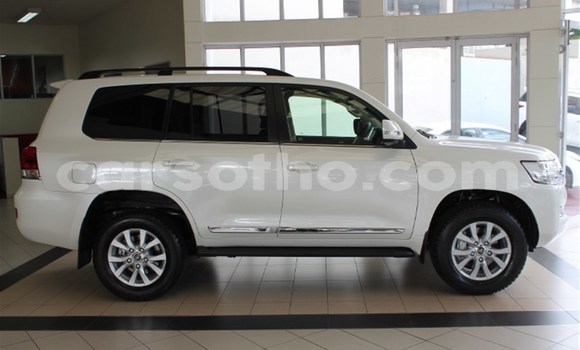Buy Used Toyota Land Cruiser White Car in Maseru in Maseru Buy Used Toyota Land Cruiser White Car in Maseru in Maseru