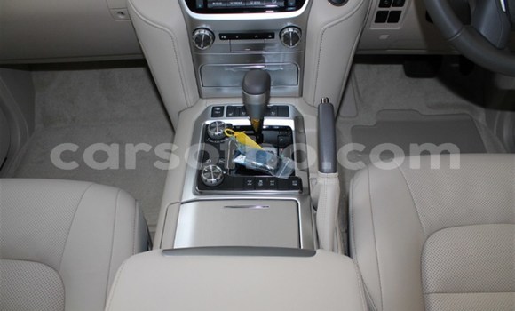 Buy Used Toyota Land Cruiser White Car in Maseru in Maseru Buy Used Toyota Land Cruiser White Car in Maseru in Maseru