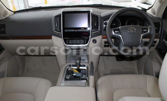 Buy Used Toyota Land Cruiser White Car in Maseru in Maseru Buy Used Toyota Land Cruiser White Car in Maseru in Maseru