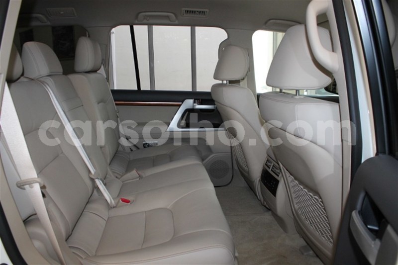 Big with watermark la8