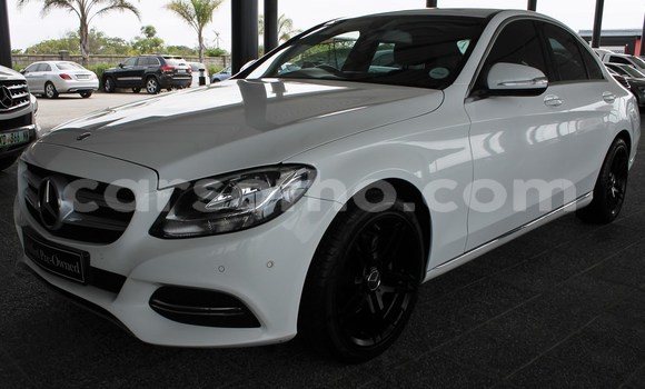 Buy Used Mercedes-Benz C-klasse White Car in Maseru in Maseru Buy Used Mercedes-Benz C-klasse White Car in Maseru in Maseru