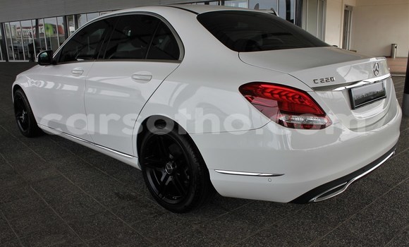 Buy Used Mercedes-Benz C-klasse White Car in Maseru in Maseru Buy Used Mercedes-Benz C-klasse White Car in Maseru in Maseru