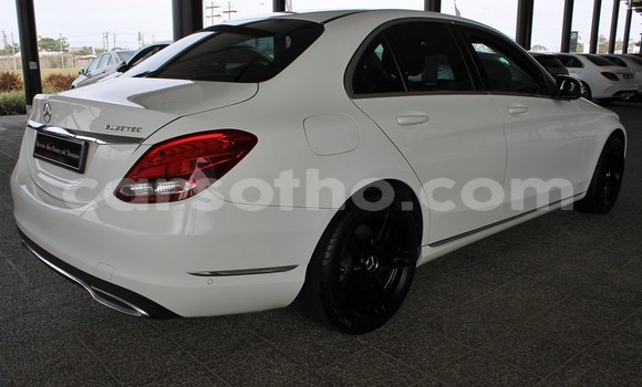 Buy Used Mercedes-Benz C-klasse White Car in Maseru in Maseru Buy Used Mercedes-Benz C-klasse White Car in Maseru in Maseru