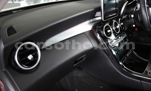 Buy Used Mercedes-Benz C-klasse White Car in Maseru in Maseru Buy Used Mercedes-Benz C-klasse White Car in Maseru in Maseru