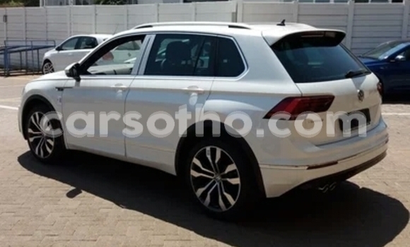 Buy Used Volkswagen Tiguan White Car in Maseru in Maseru Buy Used Volkswagen Tiguan White Car in Maseru in Maseru