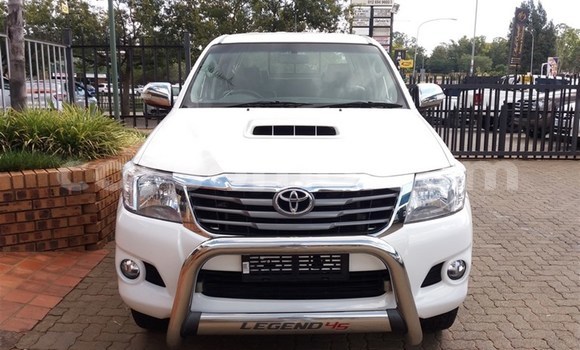 Buy Used Toyota Hilux White Car in Maseru in Maseru Buy Used Toyota Hilux White Car in Maseru in Maseru