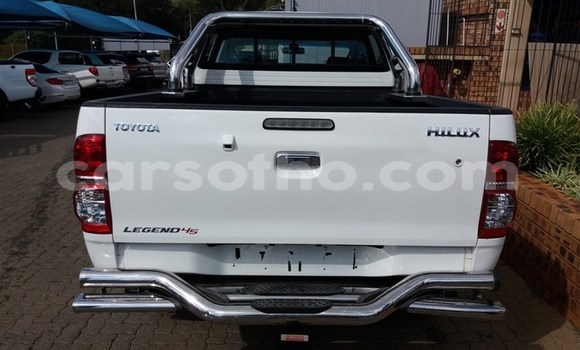 Buy Used Toyota Hilux White Car in Maseru in Maseru Buy Used Toyota Hilux White Car in Maseru in Maseru