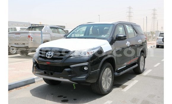 Acheter Import Voiture Toyota Fortuner Noir à Import - Dubai, Maseru Acheter Import Voiture Toyota Fortuner Noir à Import - Dubai, Maseru