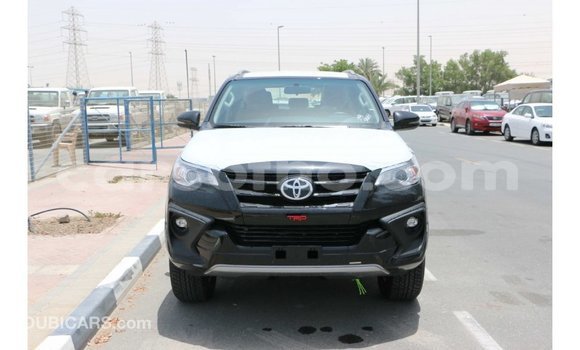 Acheter Import Voiture Toyota Fortuner Noir à Import - Dubai, Maseru Acheter Import Voiture Toyota Fortuner Noir à Import - Dubai, Maseru