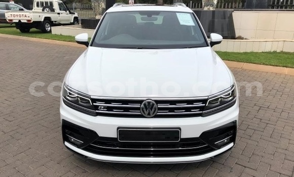 Sayi Na hannu Volkswagen Tiguan White Mota in Maseru a Maseru Sayi Na hannu Volkswagen Tiguan White Mota in Maseru a Maseru