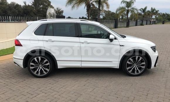 Sayi Na hannu Volkswagen Tiguan White Mota in Maseru a Maseru Sayi Na hannu Volkswagen Tiguan White Mota in Maseru a Maseru