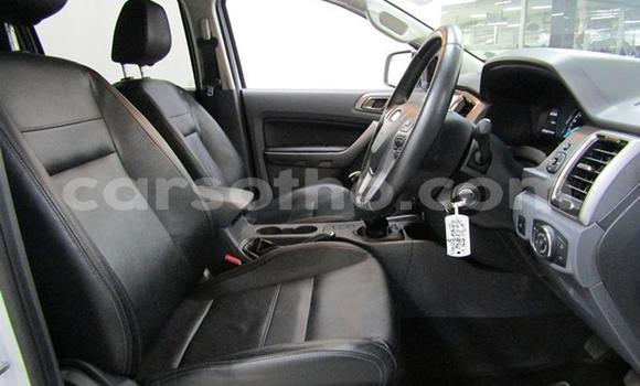 Acheter Occasion Voiture Ford Ranchero Blanc à Maputsoe, Leribe Acheter Occasion Voiture Ford Ranchero Blanc à Maputsoe, Leribe