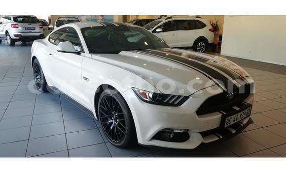 Acheter Occasion Voiture Ford Mustang Blanc à Maputsoa, Leribe Acheter Occasion Voiture Ford Mustang Blanc à Maputsoa, Leribe