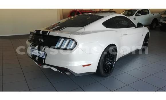 Acheter Occasion Voiture Ford Mustang Blanc à Maputsoa, Leribe Acheter Occasion Voiture Ford Mustang Blanc à Maputsoa, Leribe