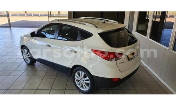 Buy Used Hyundai ix35 White Car in Maseru in Maseru Buy Used Hyundai ix35 White Car in Maseru in Maseru