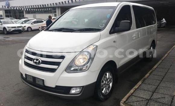 Buy Used Hyundai H1 White Car in Maseru in Maseru Buy Used Hyundai H1 White Car in Maseru in Maseru