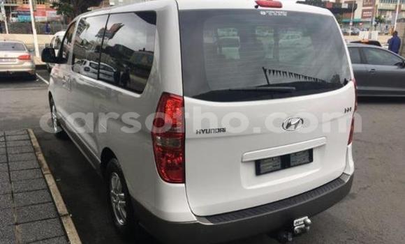 Buy Used Hyundai H1 White Car in Maseru in Maseru Buy Used Hyundai H1 White Car in Maseru in Maseru