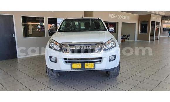 Acheter Occasion Voiture Isuzu KB Blanc à Hlotse, Leribe Acheter Occasion Voiture Isuzu KB Blanc à Hlotse, Leribe