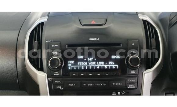 Acheter Occasion Voiture Isuzu KB Blanc à Hlotse, Leribe Acheter Occasion Voiture Isuzu KB Blanc à Hlotse, Leribe