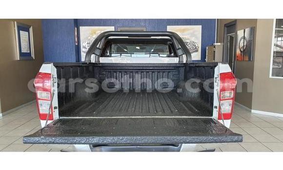 Acheter Occasion Voiture Isuzu KB Blanc à Hlotse, Leribe Acheter Occasion Voiture Isuzu KB Blanc à Hlotse, Leribe