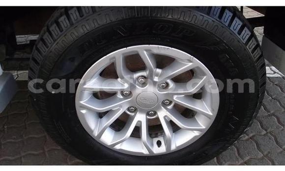 Buy Used Ford Everest White Car in Hlotse in Leribe Buy Used Ford Everest White Car in Hlotse in Leribe