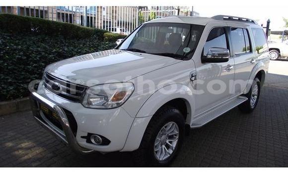 Buy Used Ford Everest White Car in Hlotse in Leribe Buy Used Ford Everest White Car in Hlotse in Leribe