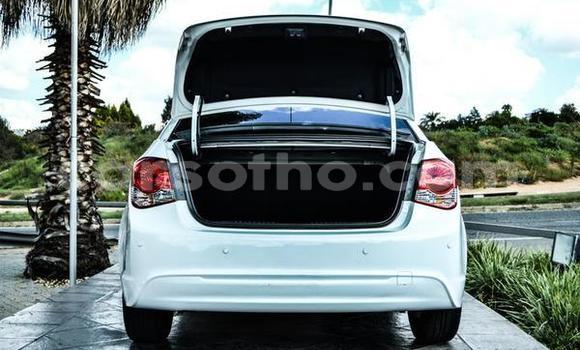 Buy Used Chevrolet Cruze White Car in Hlotse in Leribe Buy Used Chevrolet Cruze White Car in Hlotse in Leribe